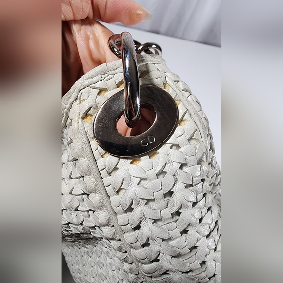 Christian Dior shoulder hobo. Ext shows signs of wear. Suede int nds cleaning - Picture 10 of 16